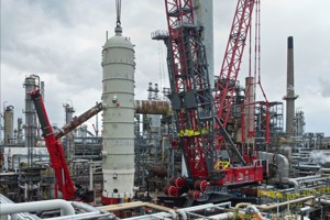 The FOCUS30 lifts the new vessel into position on site.