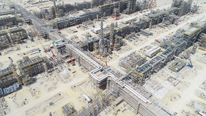 FIG. 2. Construction on the 615,000-bpd Al Zour refinery in Kuwait. The refinery was commissioned in 2Q 2022. Photo courtesy of Kuwait Integrated Petroleum Industries Co.