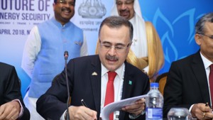 Top executives of Aramco and India's Ratnagiri Refinery &amp; Petrochemicals - a joint venture of Indian Oil Corp, Hindustan Petroleum Corp and Bharat Petroleum Corp - signed a memorandum of understanding to take equal stakes in the project in Maharashtra state.